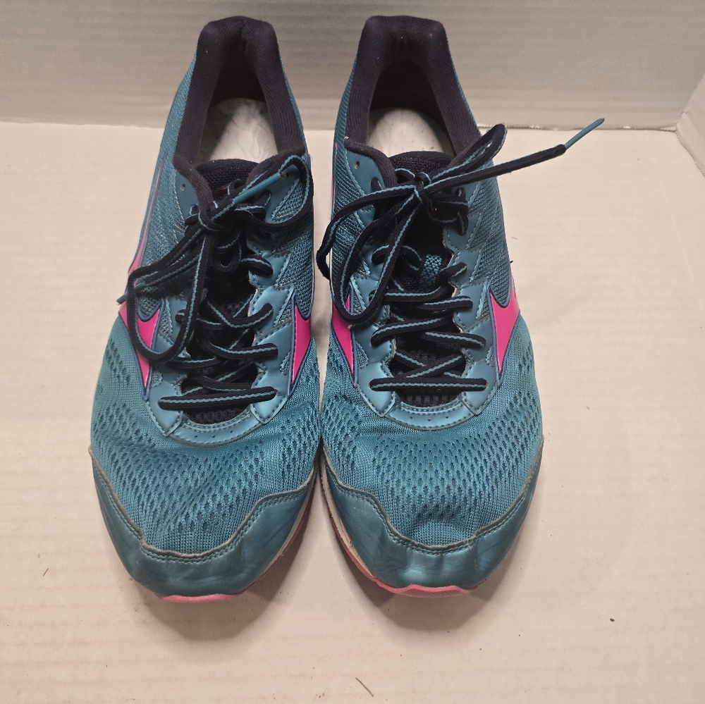 Women running shoes‎